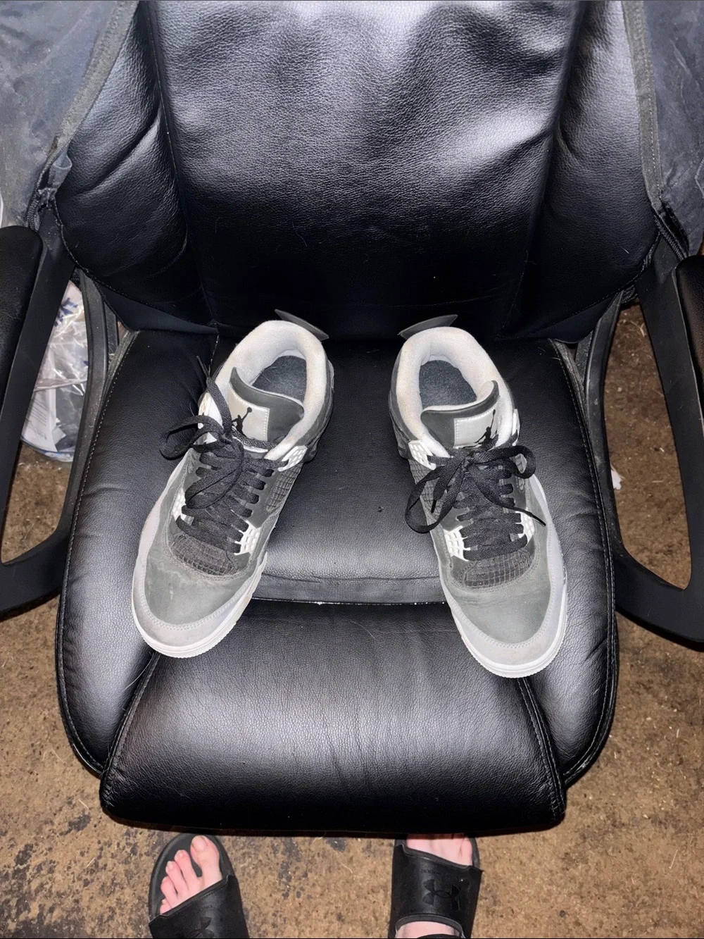 Jordan retro 4’s size 10.5
